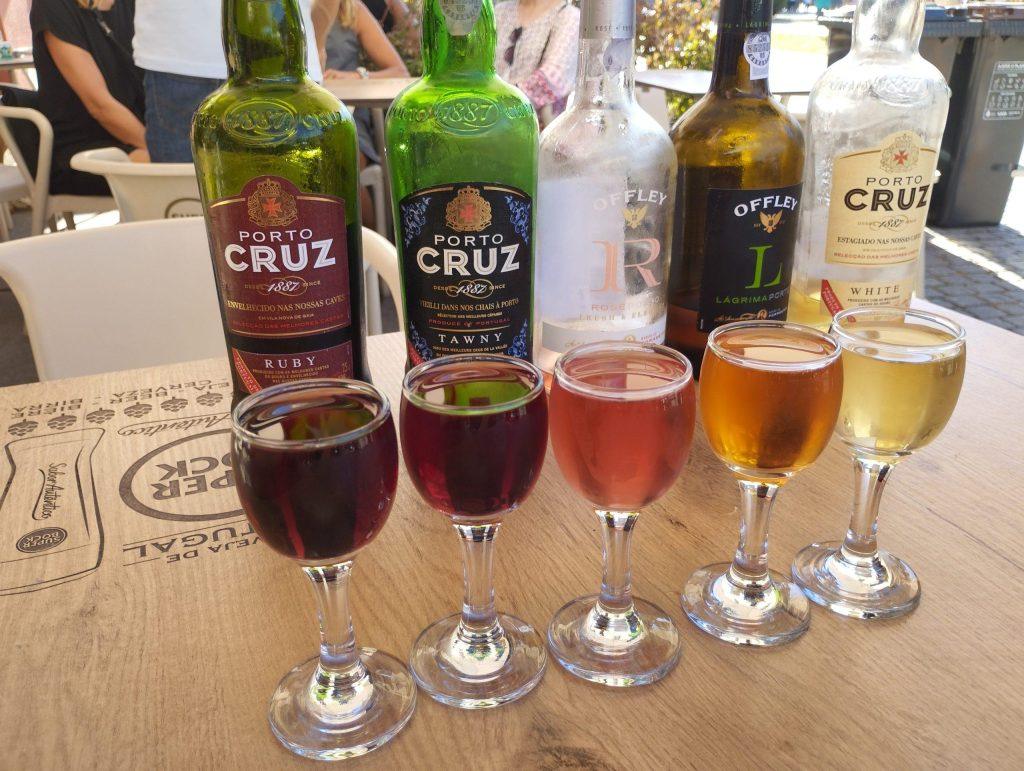 Cata de vinos en un bar de Vila Nova de Gaia, en la ribera