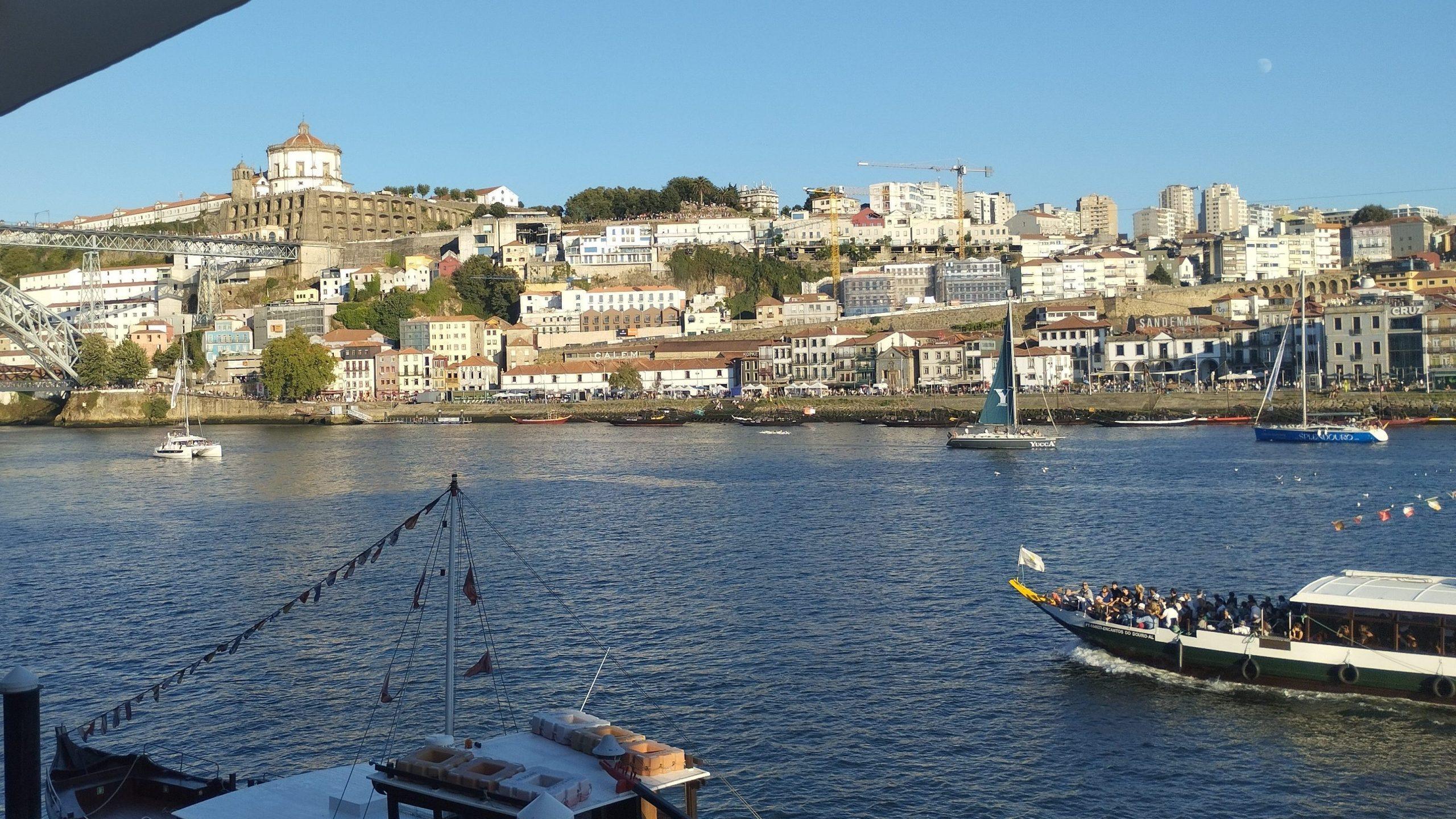 Aparte de los cruceros por el Duero, también hay actividades exclusivas, como un paseo en yate o velero.