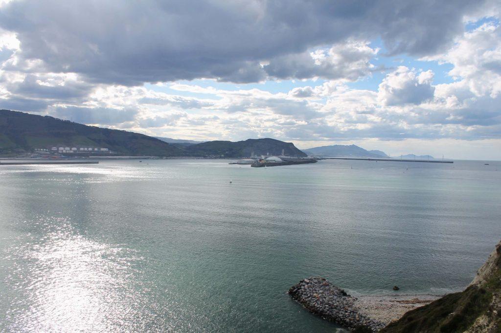 El Abra del Nervión desde la ruta de Punta Galea