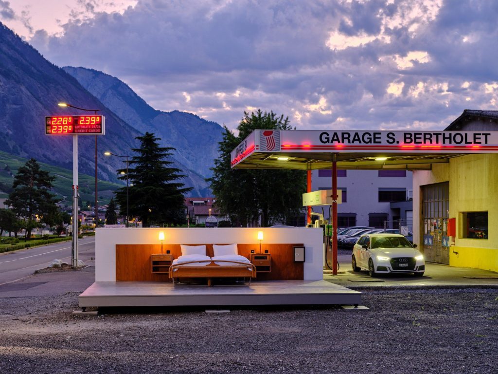 The most daring of proposals is Null stern suite Anti-idyllic, located between a gas station and a road.