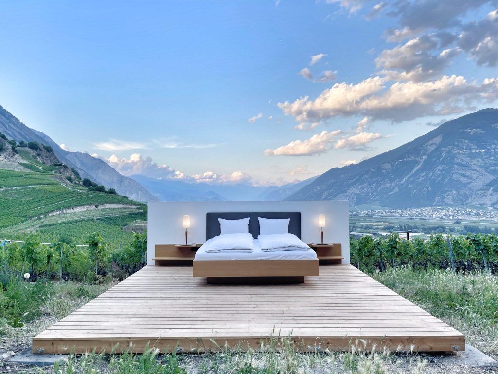 In the Colline Ardente awaits Null stern suite Farinet.