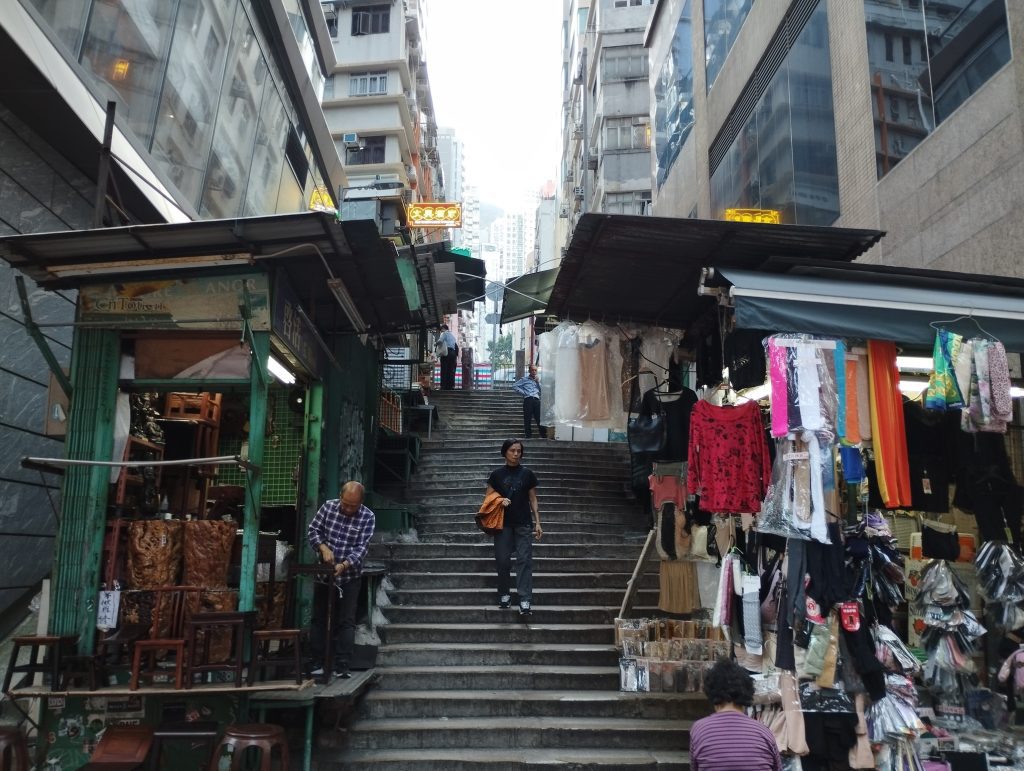 Calles de Central, barrio imprescindible que visitar en Hong Kong