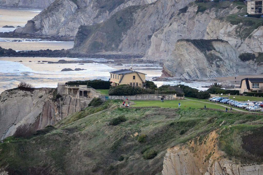 Sopelana from above, with the cliffs behind