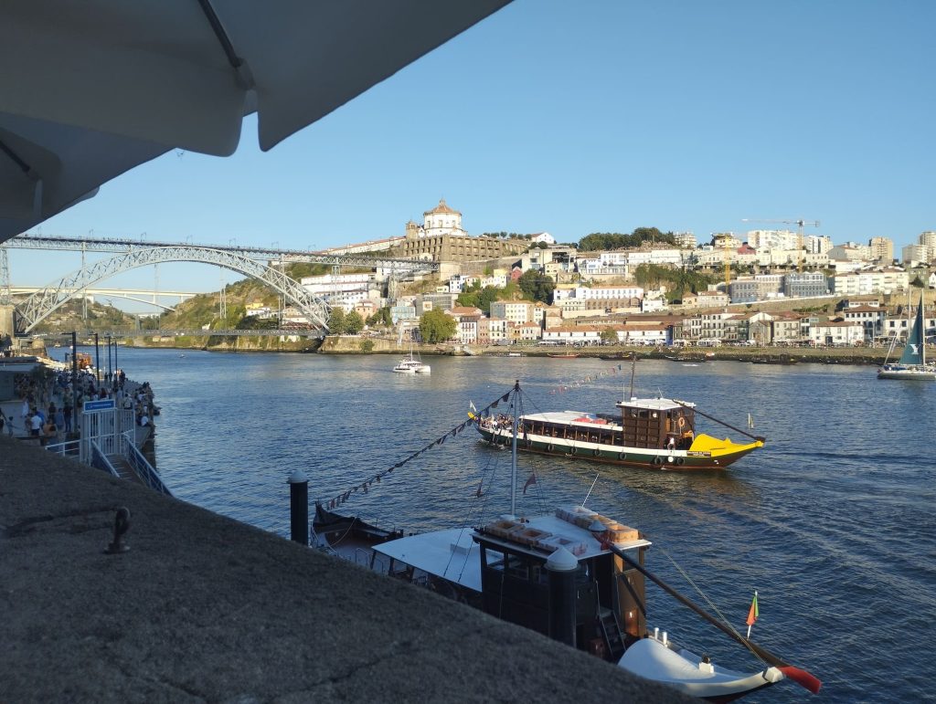Crucero de los seis puentes, una de las cosas que no puedes perderte en un dia en Oporto.