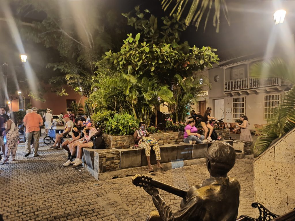 Plaza de San Diego, en el barrio homónimo, con un ambiente muy guay.