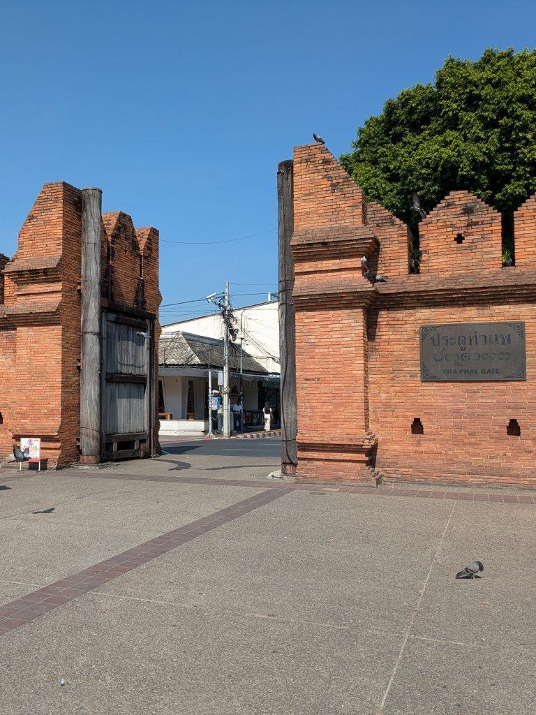 Tha Phae Gate, una de las puertas de entrada a la ciudad amurallada
