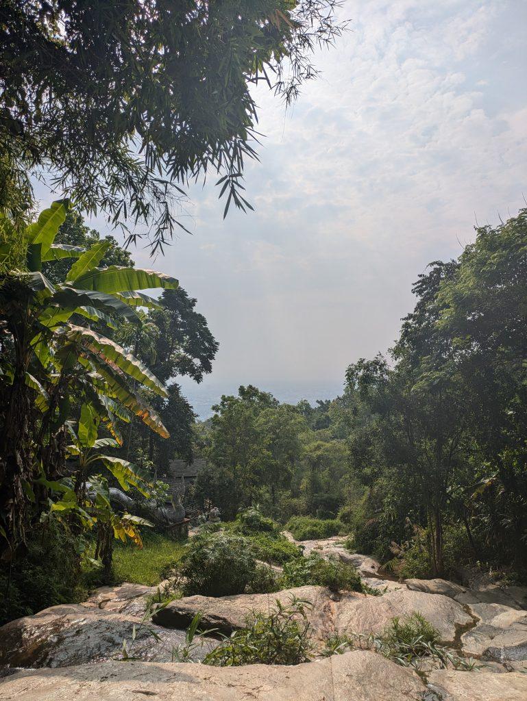 Vistas de Chiang Mai desde Wat Pha Lat, mi templo preferido de Chiang Mai
