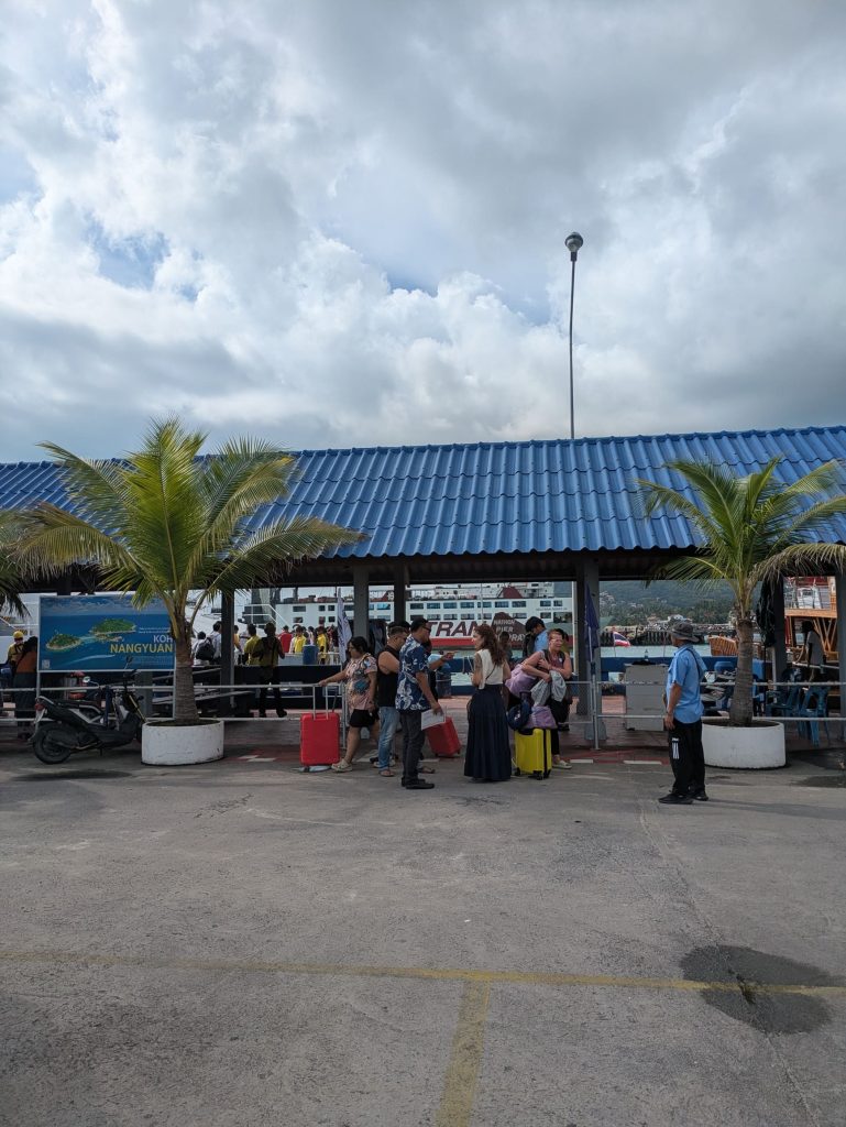 Puerto de llegada de los ferries a Koh Samui