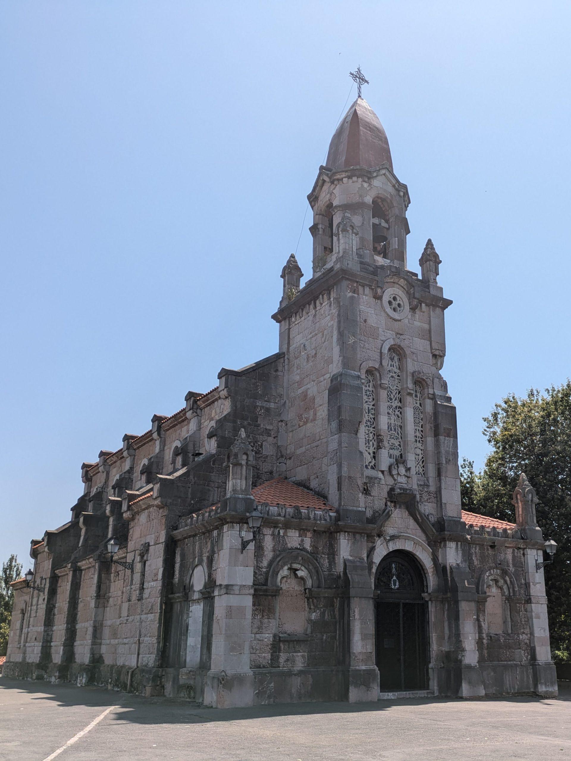 iglesia en el parque de san pedro de los arcos