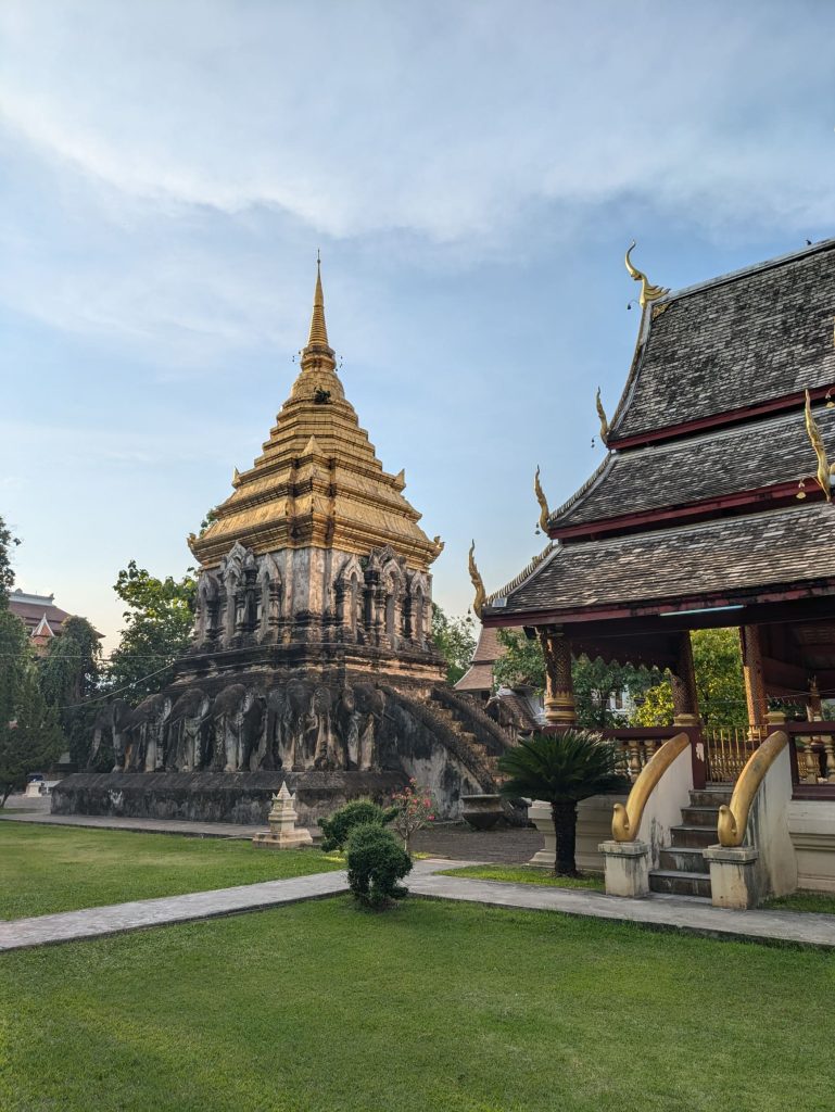 La estupa y el ubusot de Wat Chiang Man, el templo de Chiang Mai más antiguo