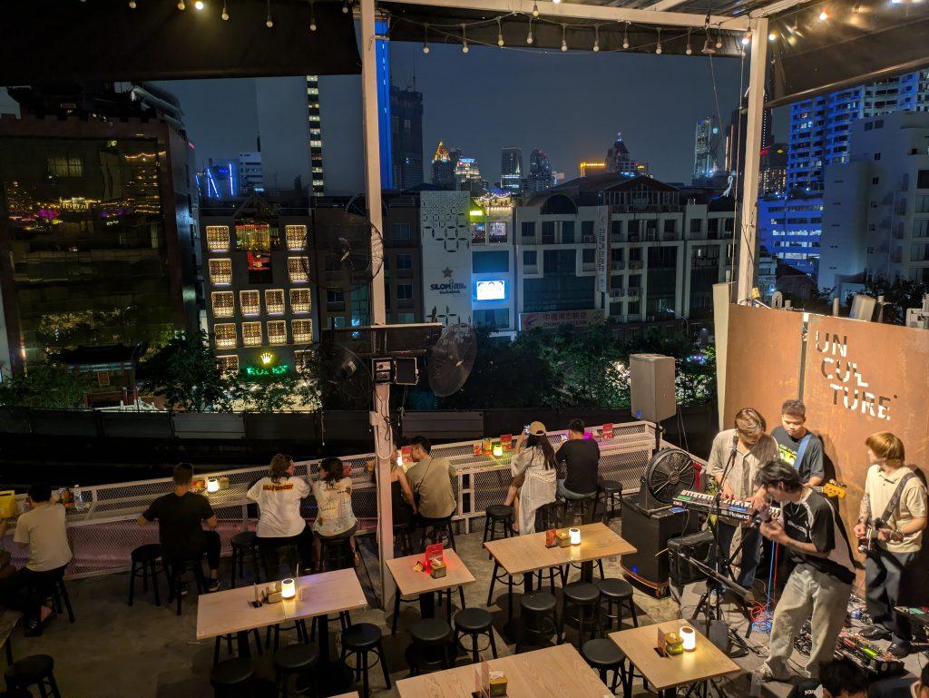Música en directo en Unculture Rooftop Bar Bangkok