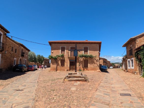 castrillo-polvazares-leon Castrillo de los Polvazares, el pueblo leonés del cocido maragato