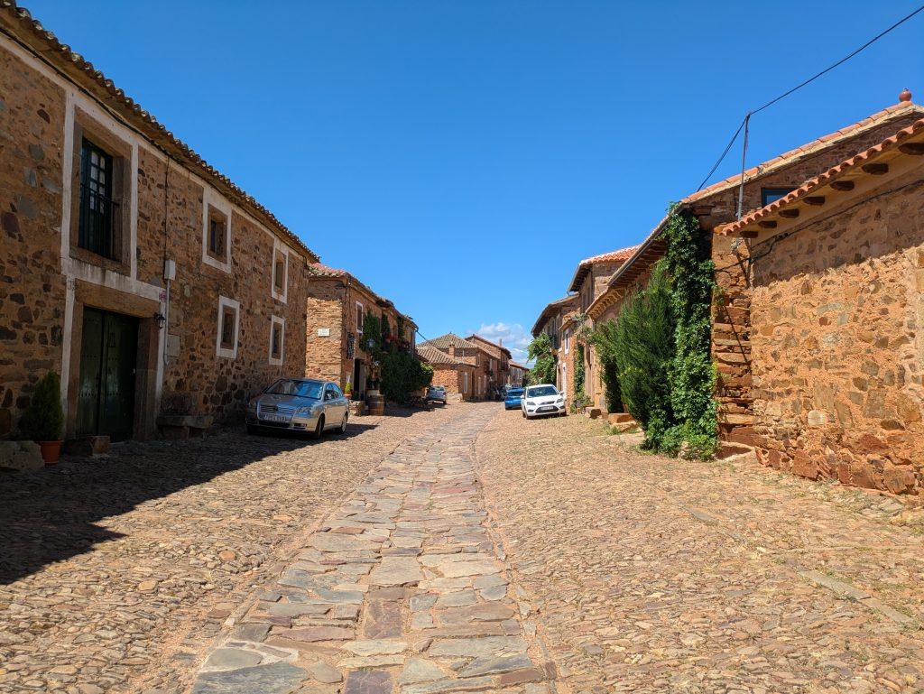 Calle Real o Calle Mayor de Castrillos de los Polvazares