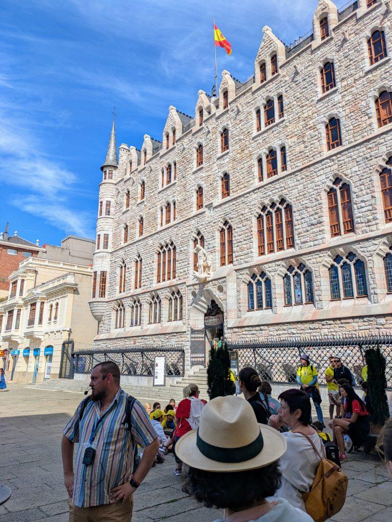 Nada mejor que conocer los monumentos de León que con un free tour o una visita guiada