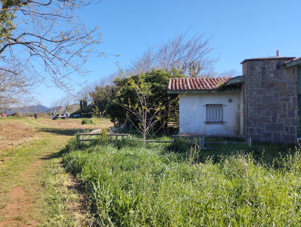 Zonas verdes y merenderos en Perlora