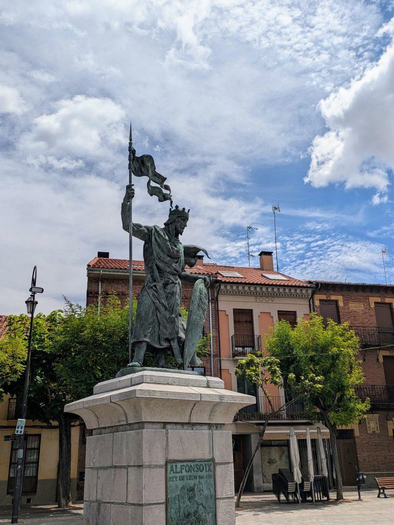 Una plaza que conmemora a Alfonso IX