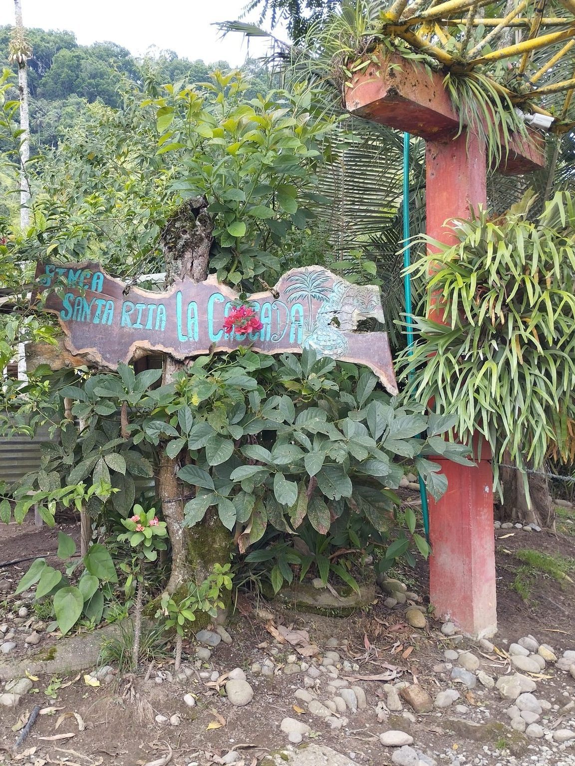 Entrada a la Finca Santa Rita, donde puedes alojarte o pasar el día