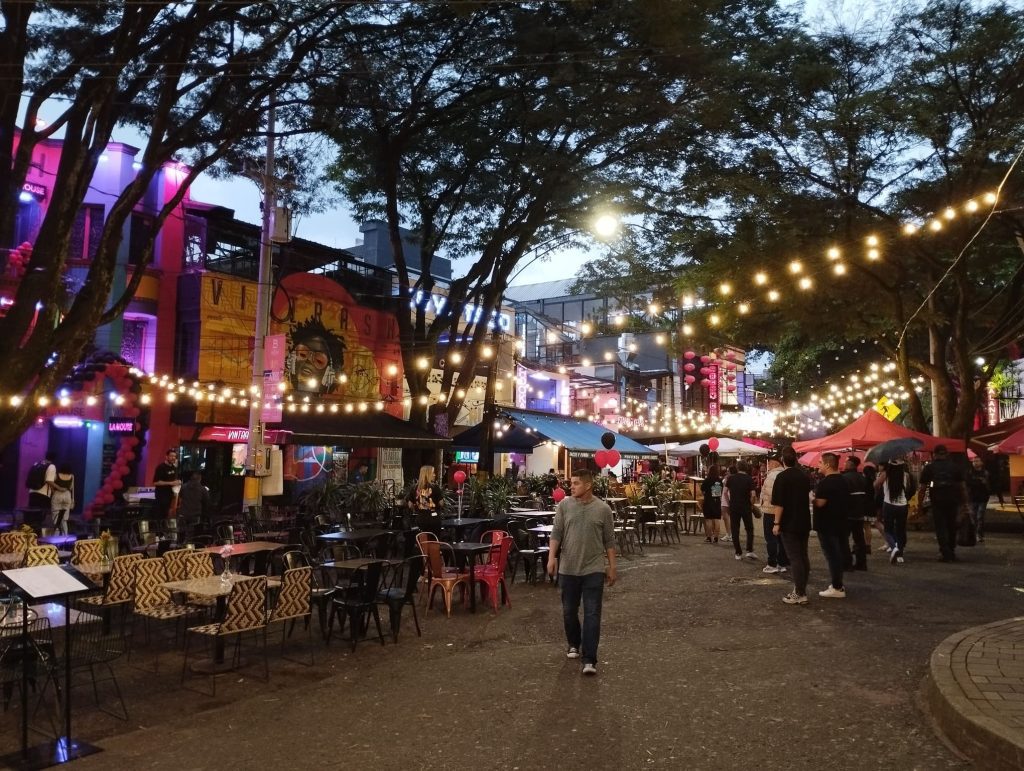 Poblado, uno de los barrios más vivos de Medellín
