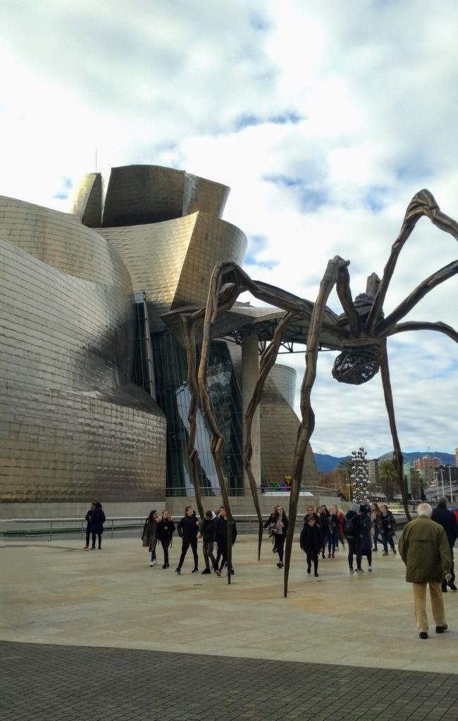 La mamá de Bilbao, la famosa escultura de la araña