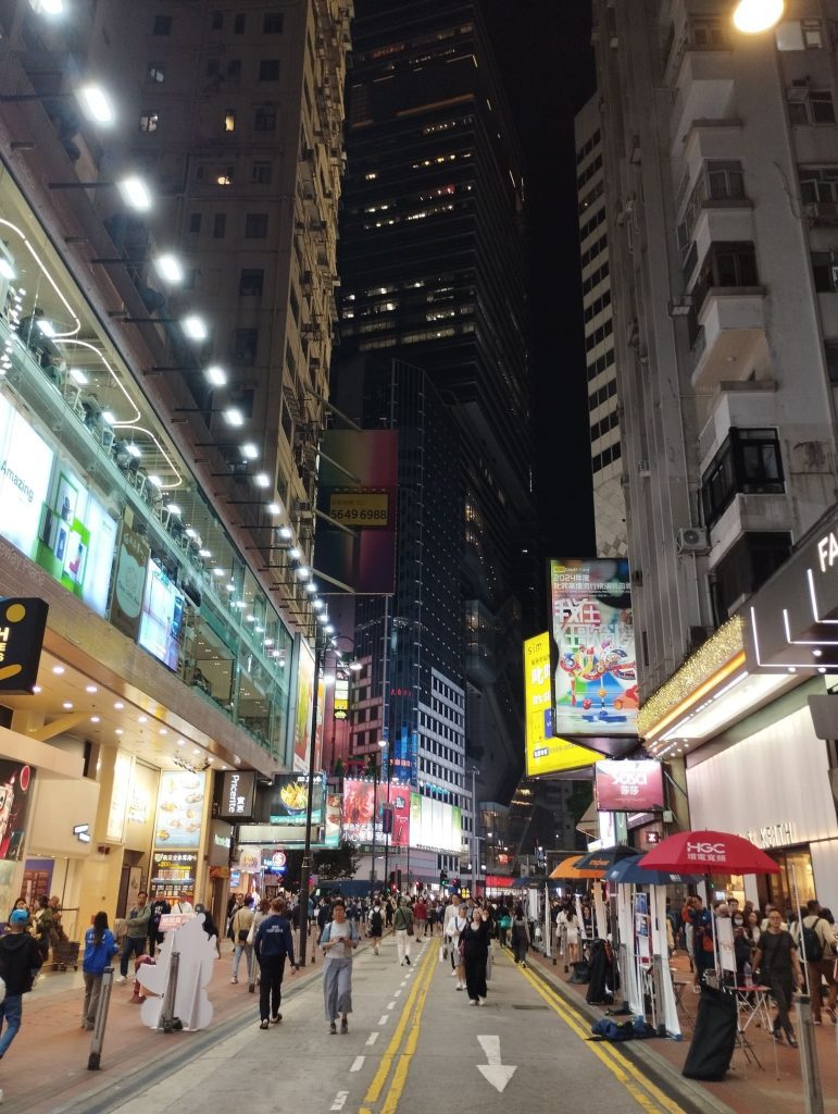 Causaway Bay, una zona ideal que no puede faltar en tu itinerario de viaje a Hong Kong