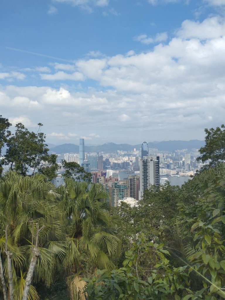 Las vistas subiendo en el Peak Tram a Victoria Peak