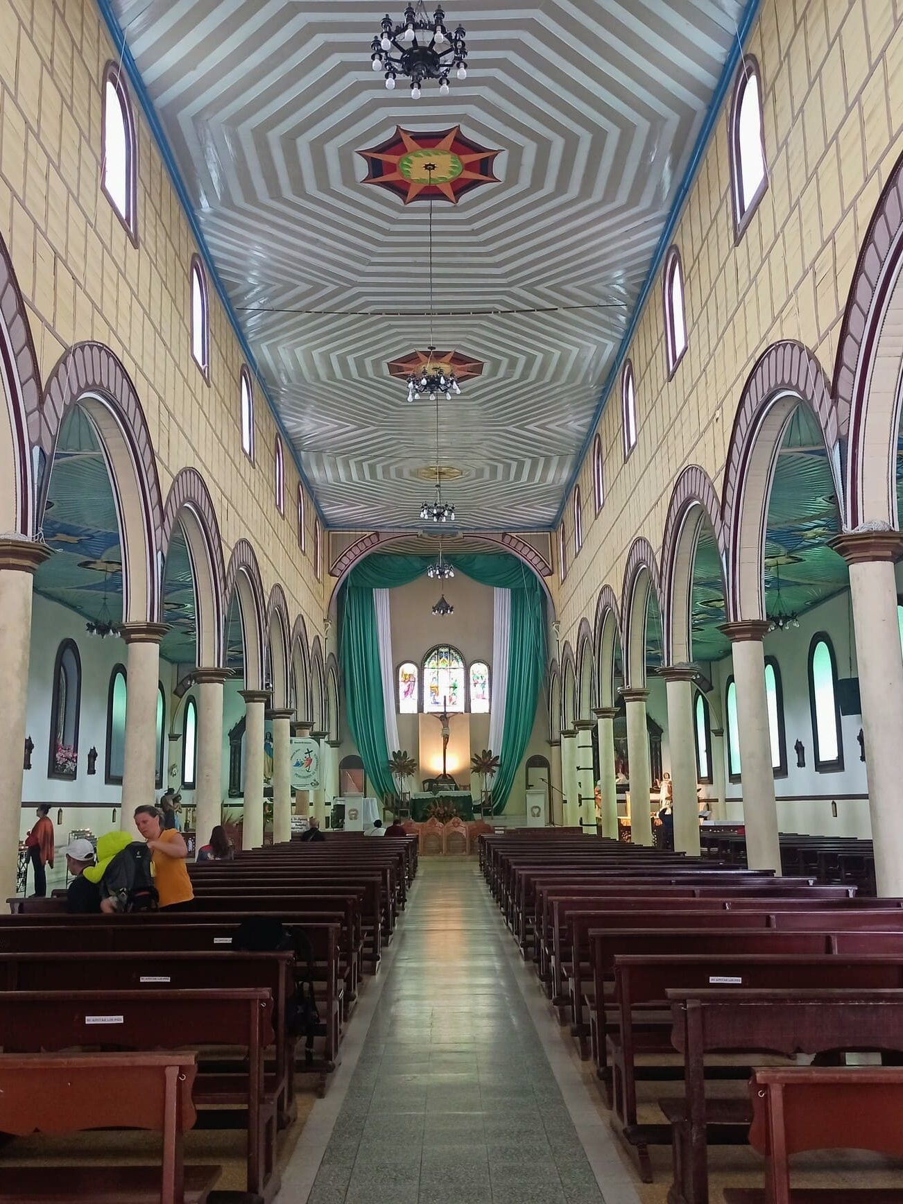 Una de las cosas que hacer en Filandia es visitar el interior de su iglesia
