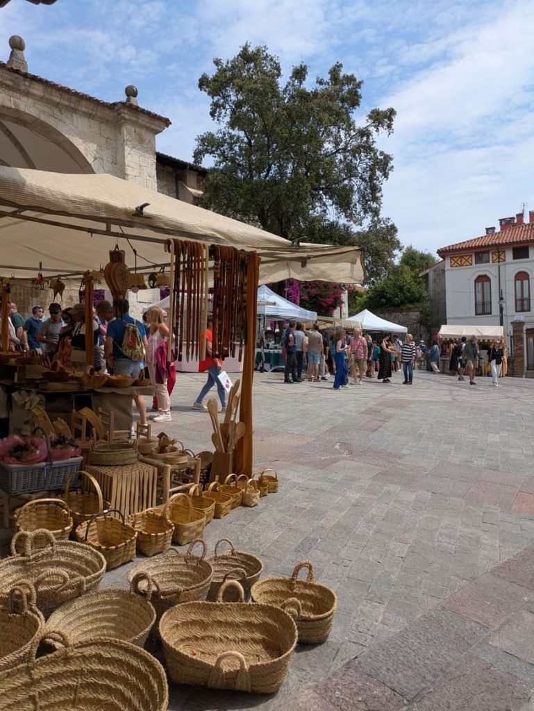 Mercado en Llanes