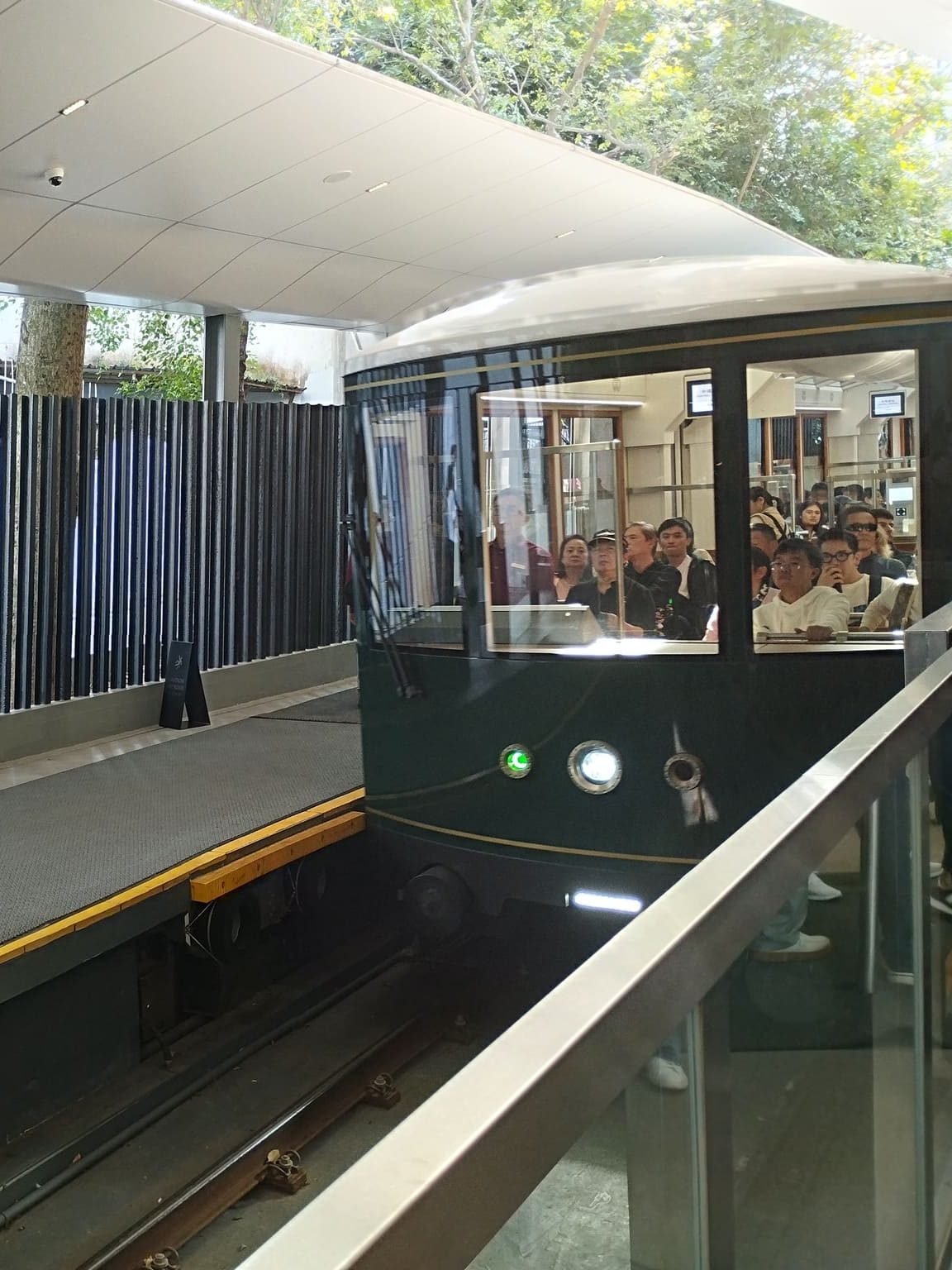 Funicular Peak Tram para subir a Victoria Peak