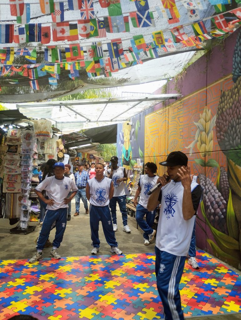 Espectáculo en la Comuna 13