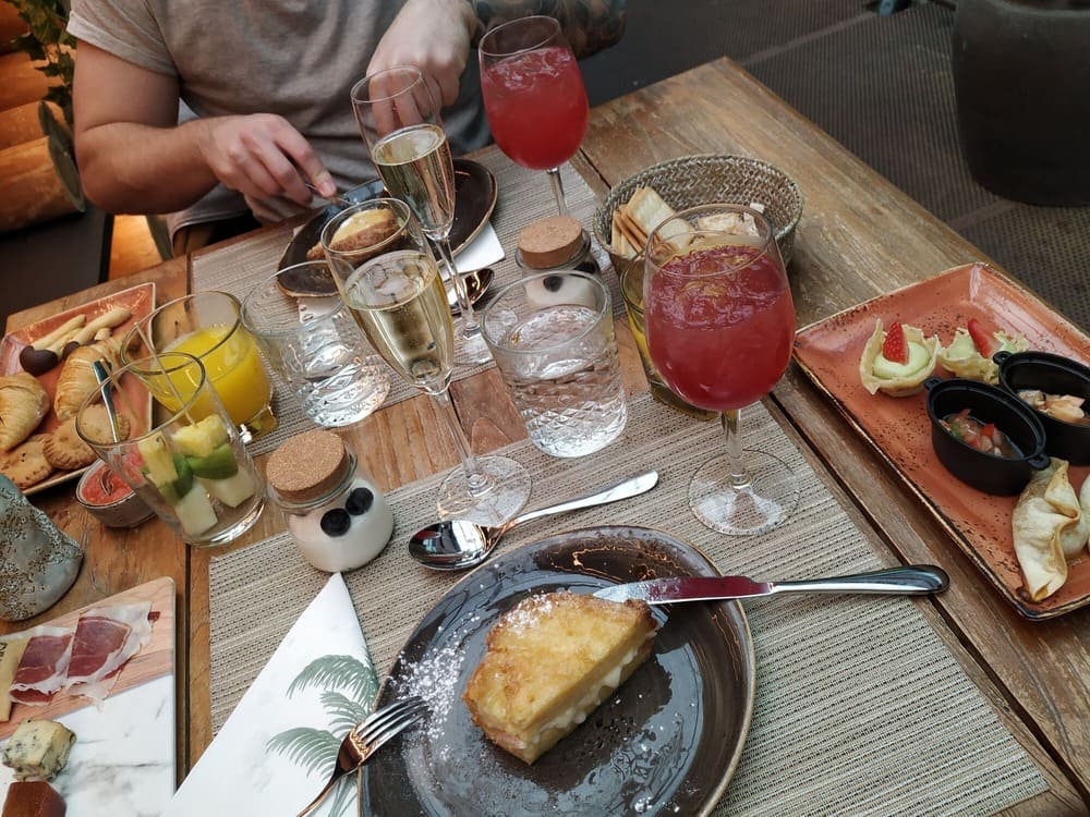 Si vienes a Oviedo con lluvia, la solución idónea es un brunch en El Indiano