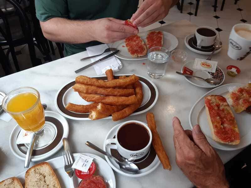 Desayuno Oviedo en la Chocolatería Valor
