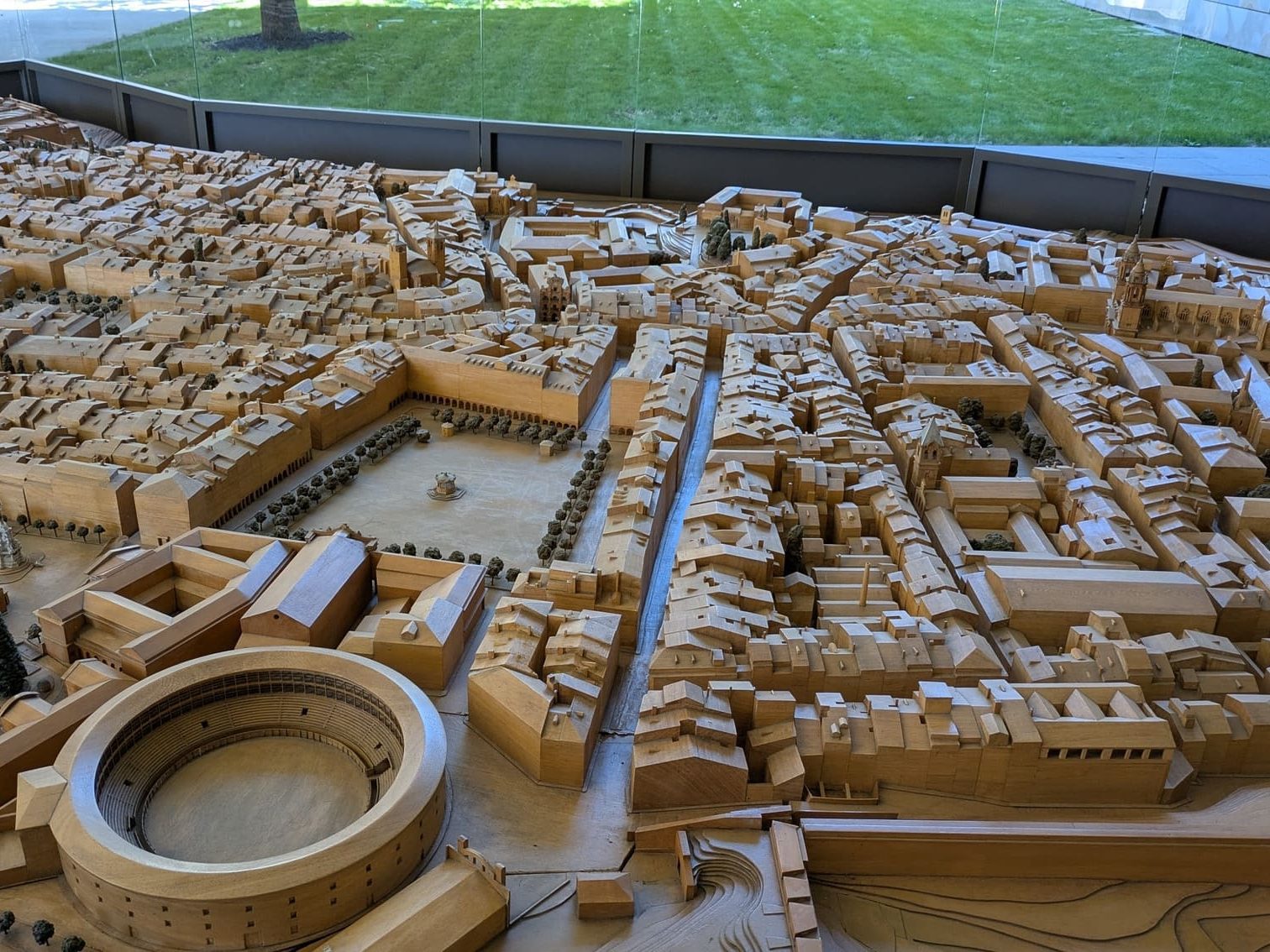 La maqueta de Pamplona que ver en el Archivo General