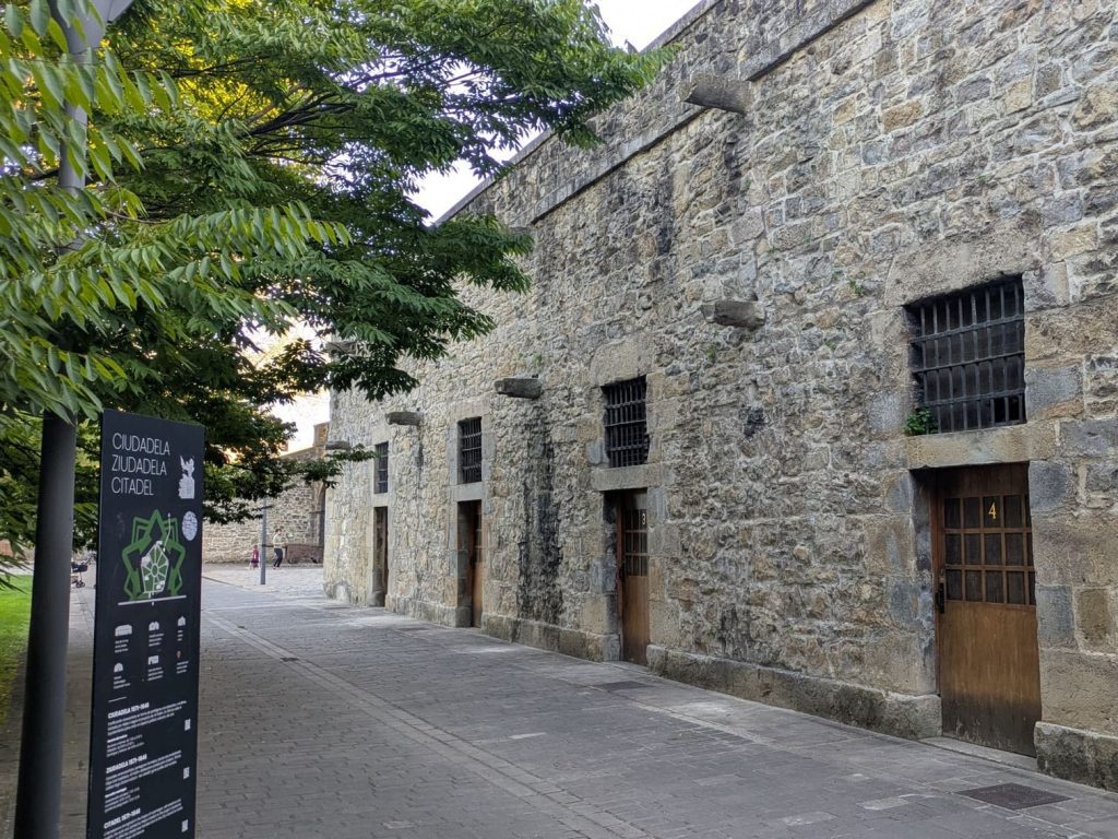 Una parte del parque de la Ciudadela, un monumento único que visitar en la capital navarra