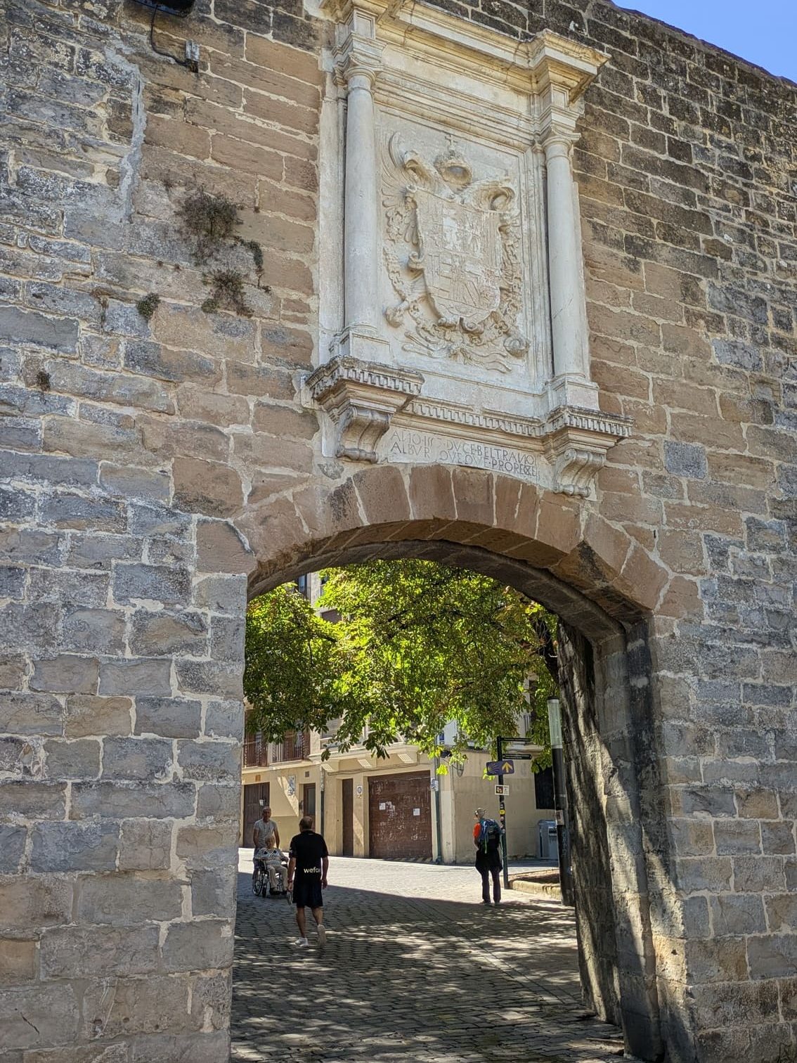 Portal de Francia, clave en la historia de Pamplona y relacionada con el Camino de Santiago
