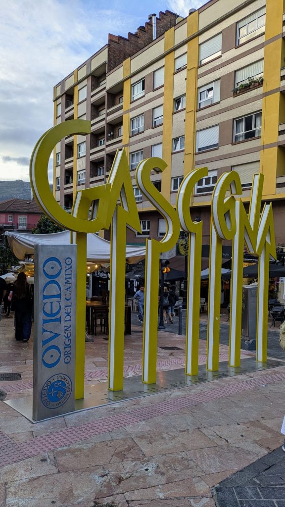 La calle con más sidrerías del mundo es Gascona