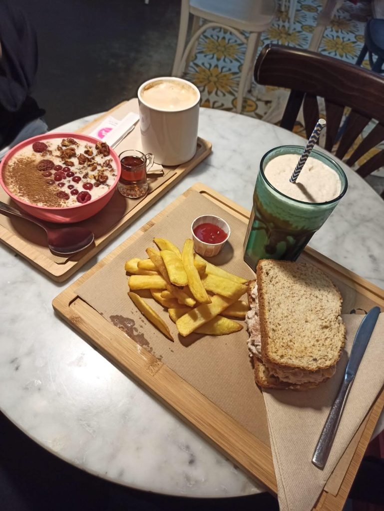 Desayunos en Oviedo con toque internacional en Quemedás