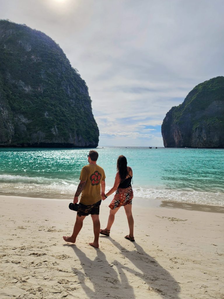 Visita a la playa Maya Bay - Nerea del blog de viajes Of All Places