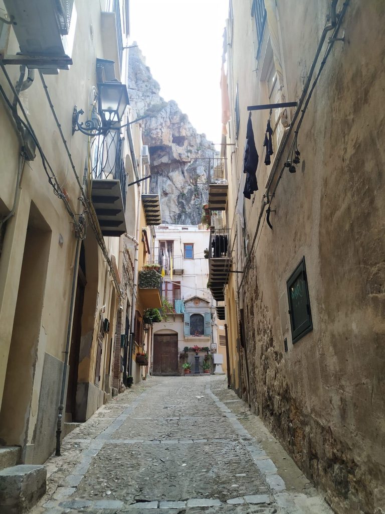Callejuelas de Cefalú, parada obligatoria en cualquier viaje a Sicilia en 10 días