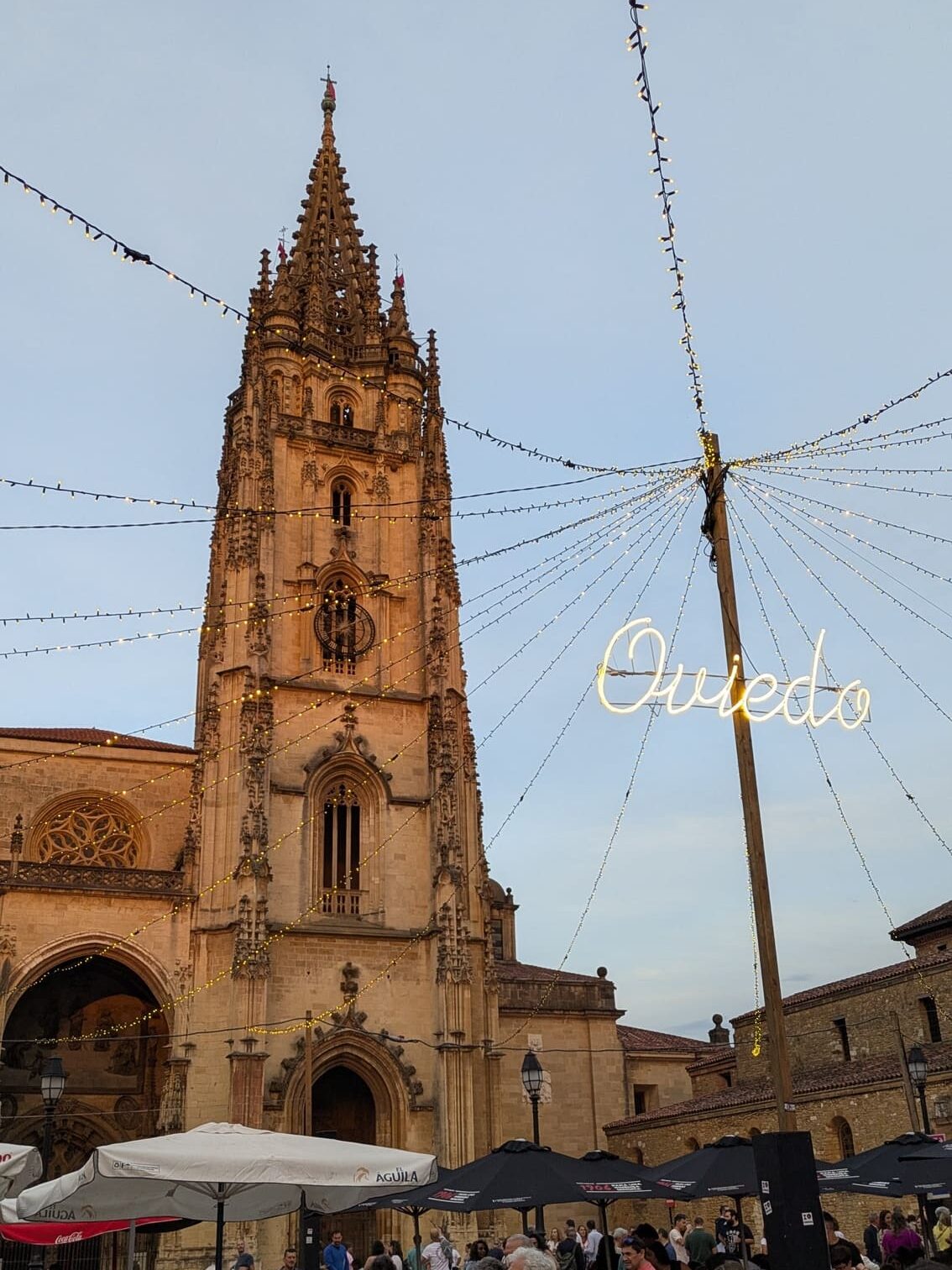 Plaza de la Catedral de Oviedo en las Fiestas de San Mateo 2025