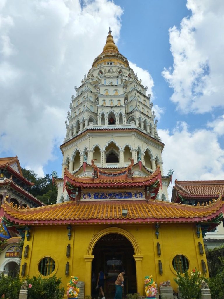 Pagoda más alta del templo Kek Lok Si en Georgetown, Penang.