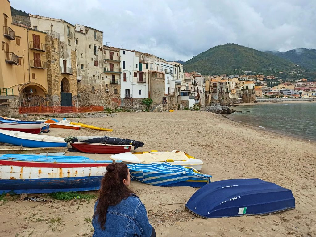Una de las playas de Cefalú vista en mi ruta por Sicilia