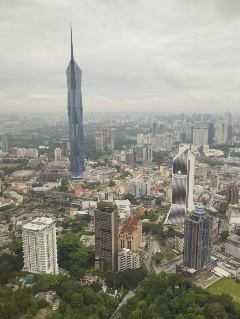 Vistas que se obtienen desde lo alto de la torre Menara Kuala Lumpur