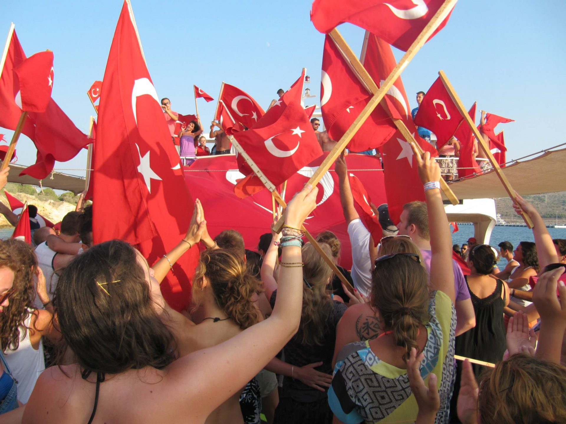 Fiesta en un barco en Turquía