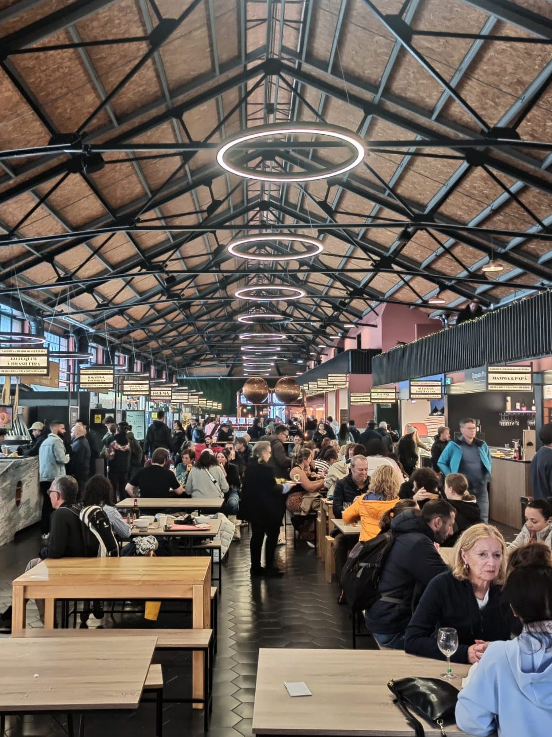 Interior del mercado de Vila Nova de Gaia