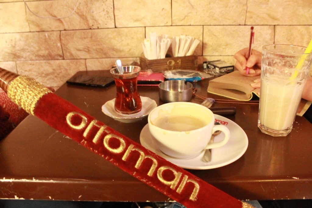 Nargile y çay, la combinación favorita de la gente turca