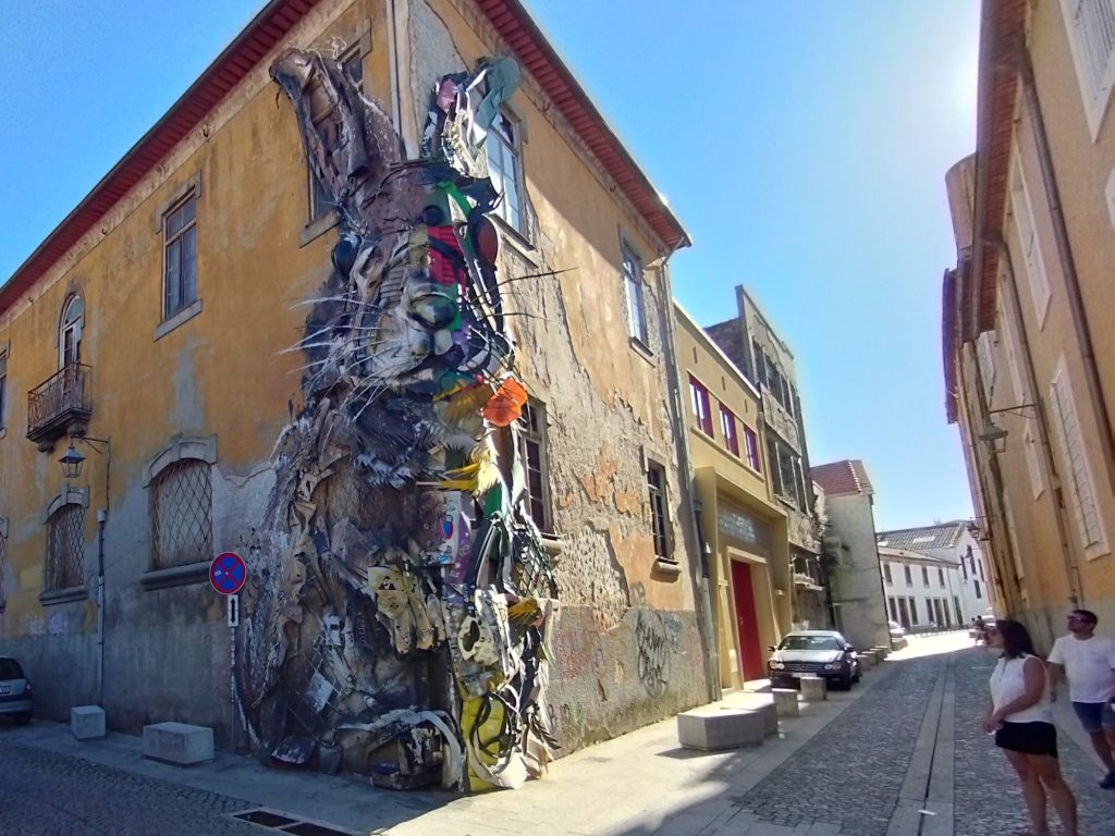 Half Rabbit, una de las obras de arte callejero que ver en Vila Nova de Gaia