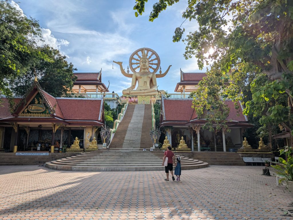 Una de las cosas que hay que ver en Koh Samui es el Gran Buda