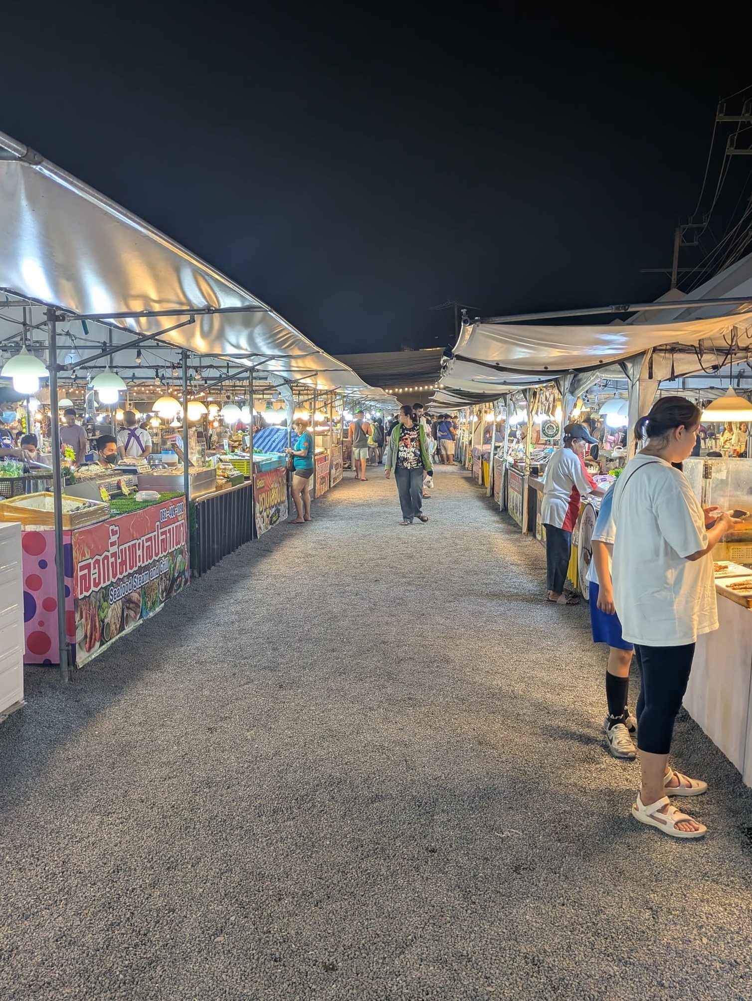 El mercado de Si Khao es perfecto para visitar en Koh Smaui fuera de los recorridos turísticos