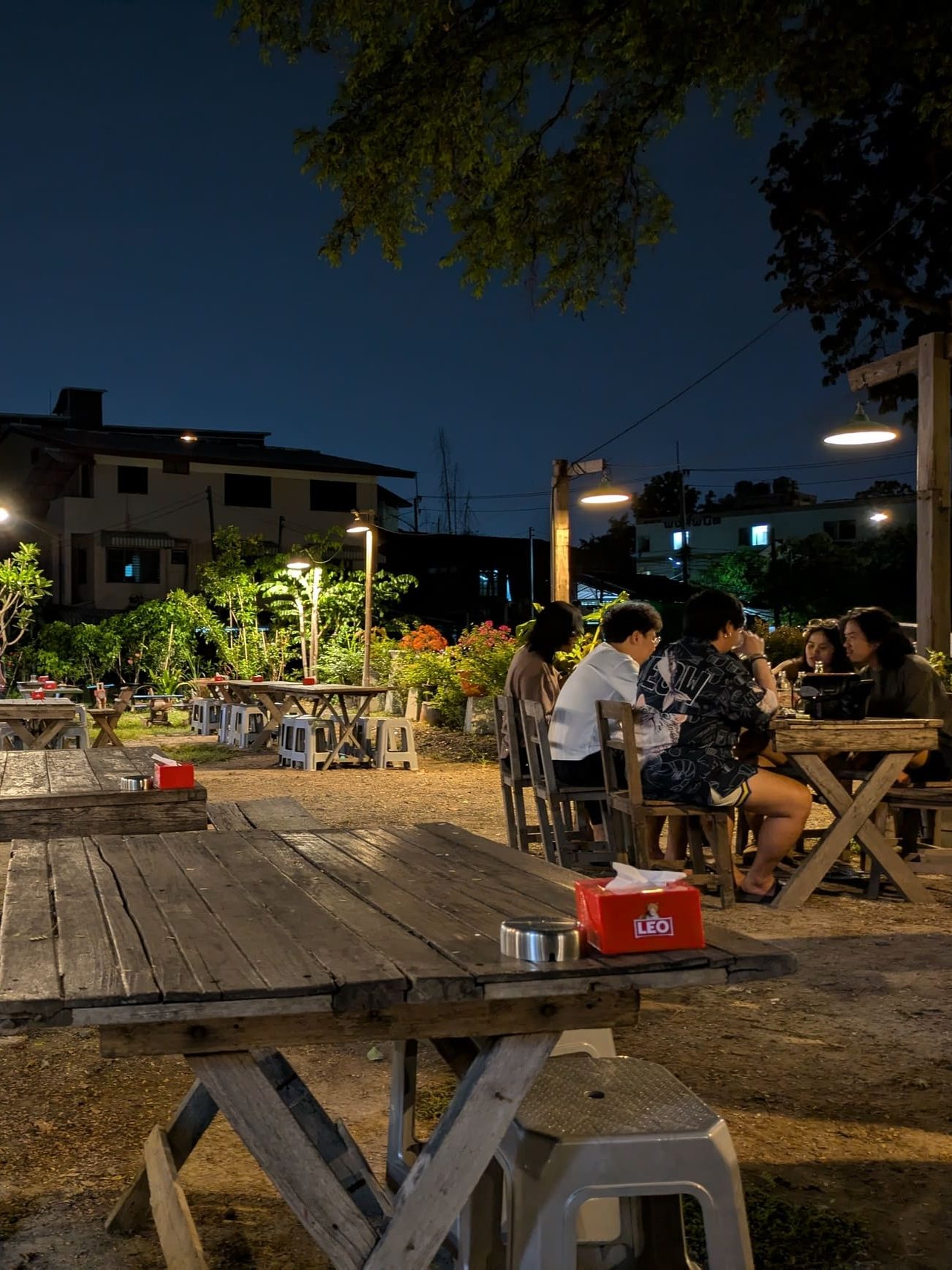 Terraza del restaurante de Chiang Mai Sudsanan Bar
