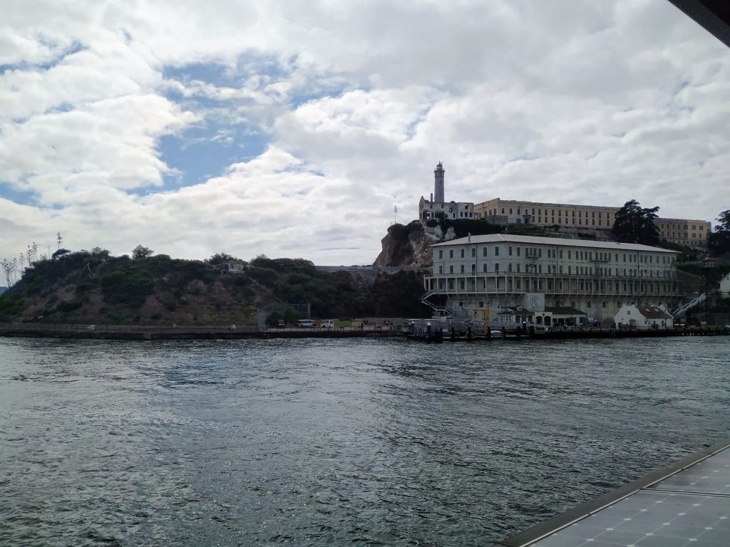 Vista de la isla desde el ferry a Alcatraz